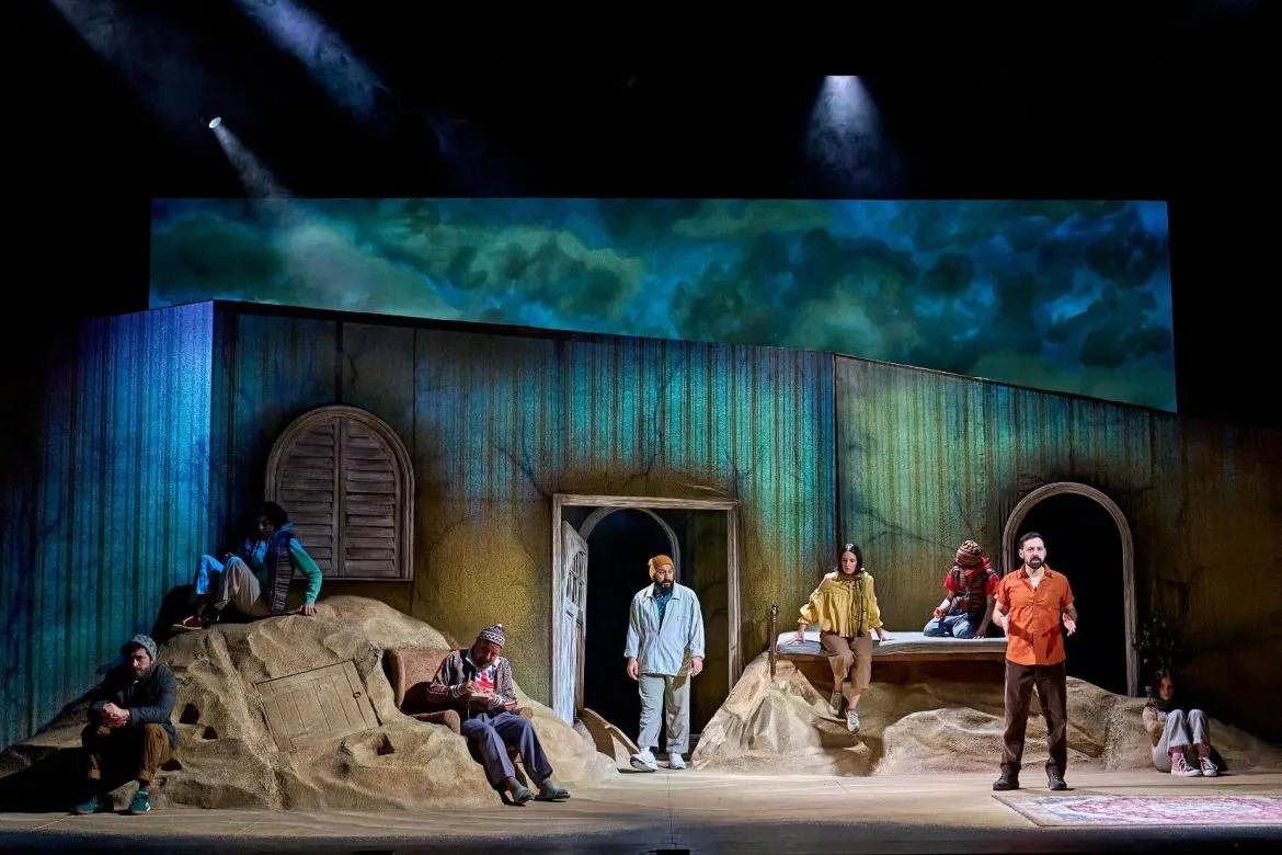 مسرحية 'مربي النحل بحلب' بتوصل قصص اللاجئين لجمهور ريتشموند