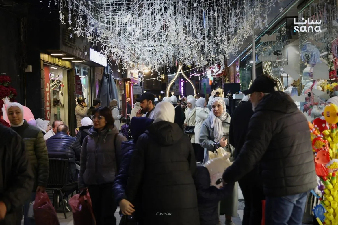 المرأة العاملة برمضان: تحديات الشغل والبيت وكيف بتدبر حالها