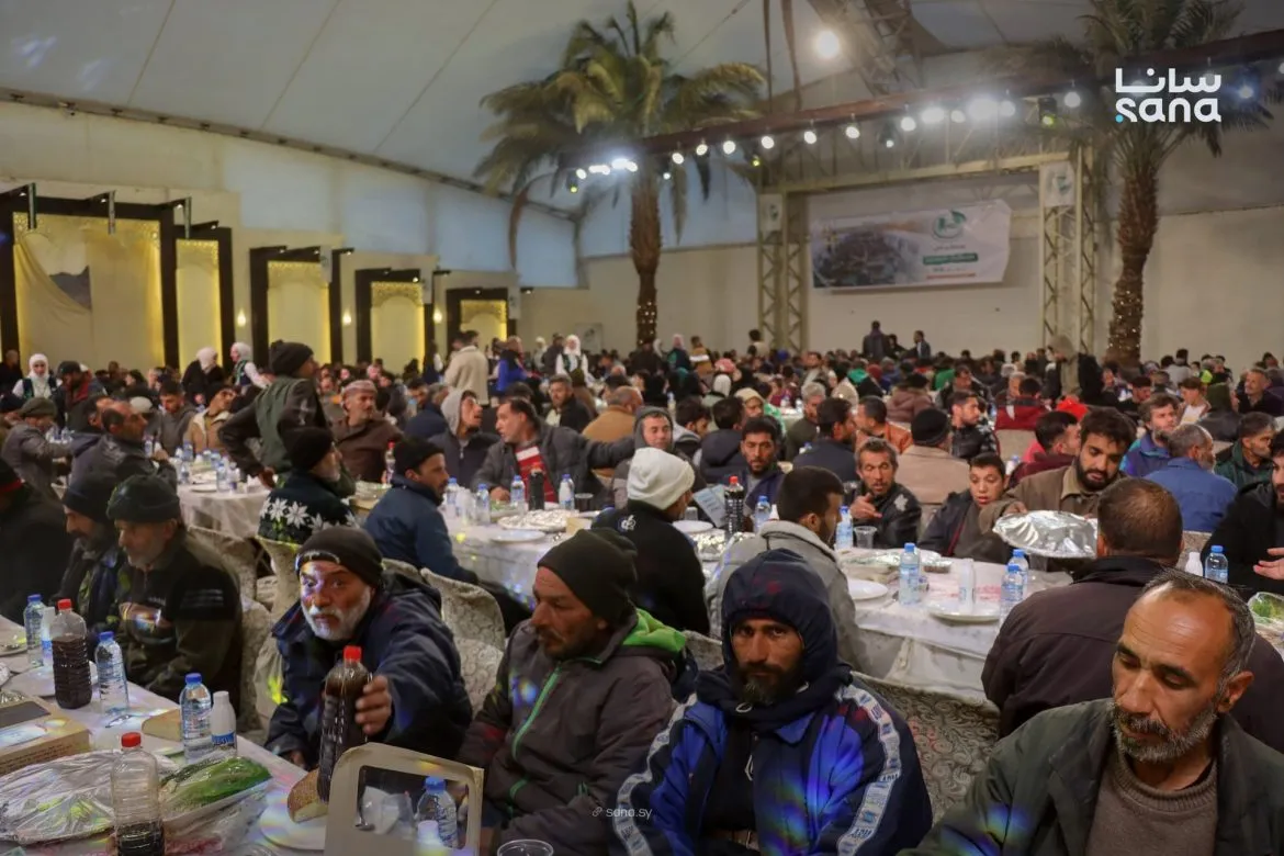 محافظة حلب بتكرم 1200 عامل نظافة بإفطار جماعي كبير