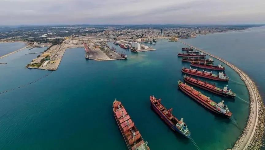 الشاحنات السورية بتوصل ميناء العقبة مباشرة باتفاق جديد مع الأردن