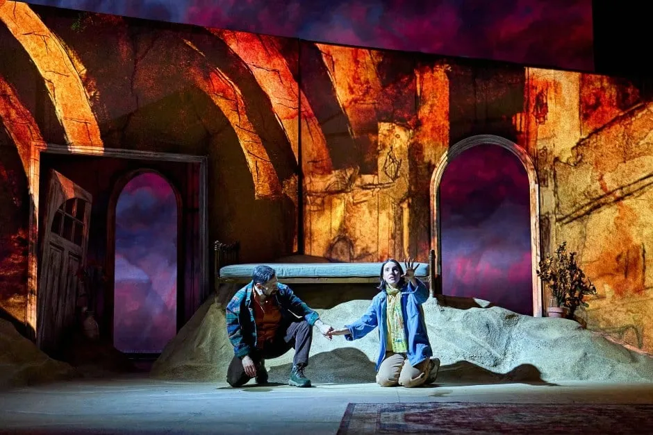 مسرحية "نحال حلب" بتخيب الآمال على مسرح ريتشموند: مراجعة بتكشف ضعف الإخراج والقصة