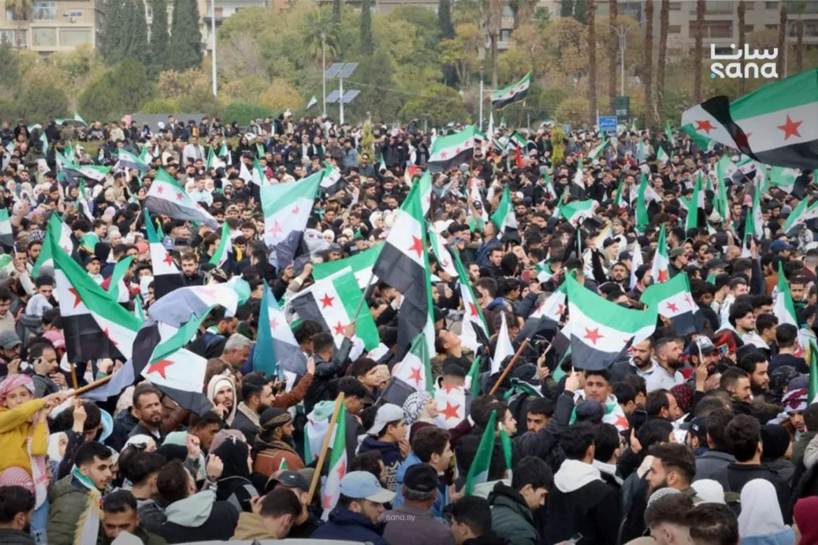 بريطانيا بتأكد وقفتها مع سوريا بمناسبة الذكرى الـ15 للثورة السورية