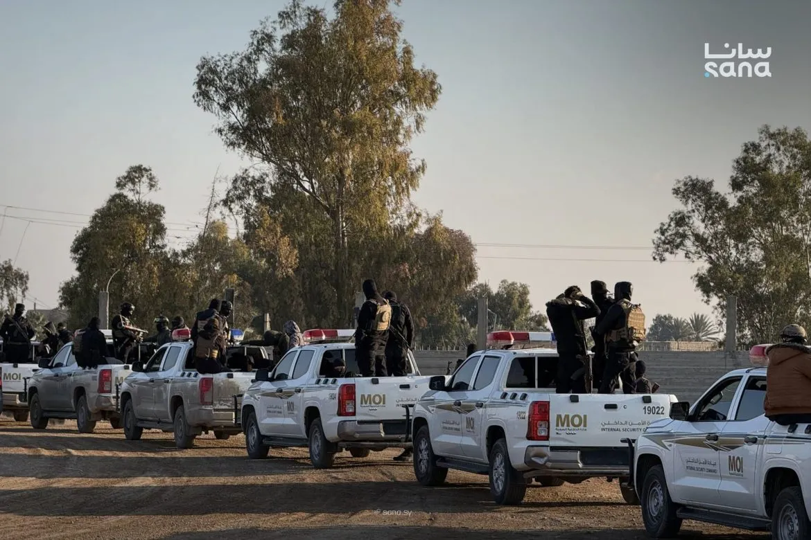 قوات الأمن السورية عم تلقي القبض على 12 عنصر من داعش بدير الزور