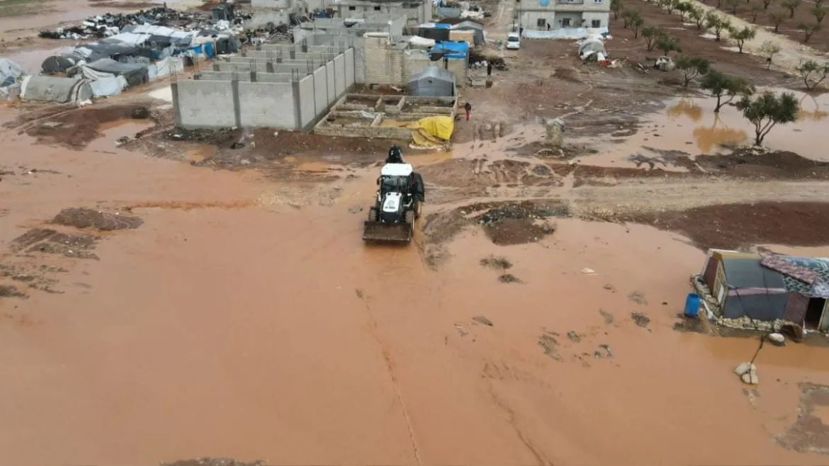 عاصفة قوية ضربت سوريا: خسائر بشرية وسيول والفرق بحالة طوارئ