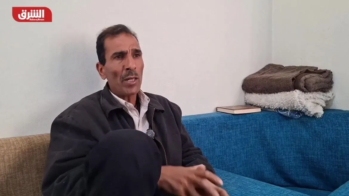 لاجئين سوريين عم يرجعوا على ريف درعا من لبنان هرباً من القصف