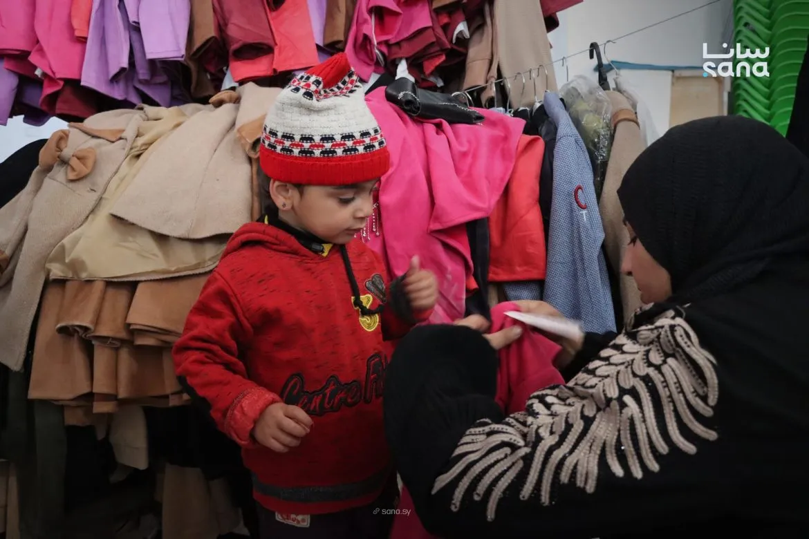 شركة السلامة بتوزّع كسوة العيد على 1500 طفل من ولاد الشهداء بريف حمص