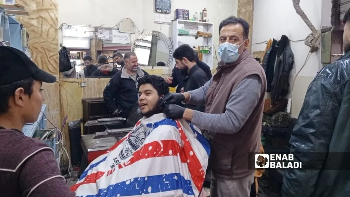 قصات العيد بالحسكة.. الزحمة بتعوض الحلاقين عن أيام الشغل الخفيف