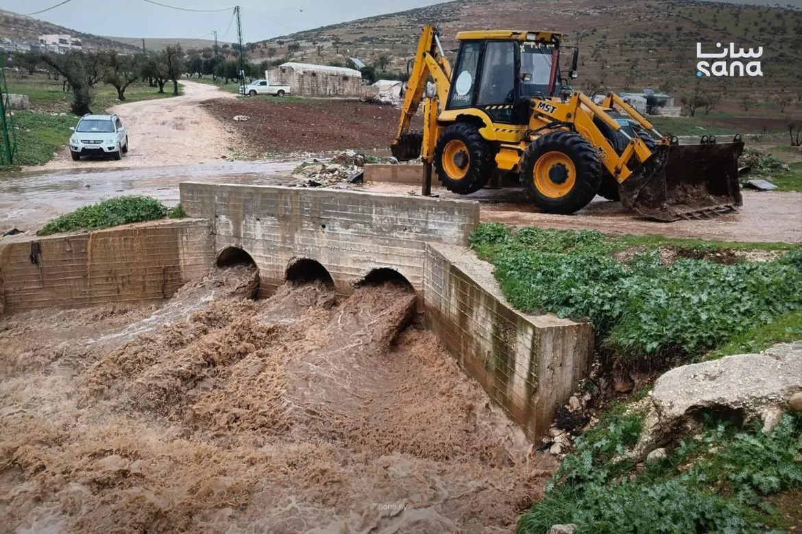 وزير الطوارئ: الدفاع المدني عم يشتغل بـ 71 موقع بسبب المنخفض