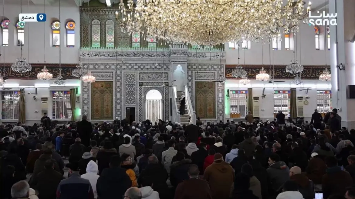 أهالي الميدان بدمشق صلوا صلاة العيد بجامع الحسن