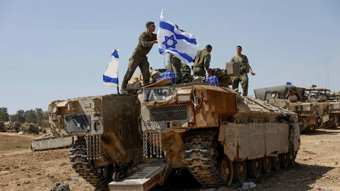 الجيش الإسرائيلي بيعلن عن ضربات استهدفت مواقع سورية بعد هجمات على دروز السويداء