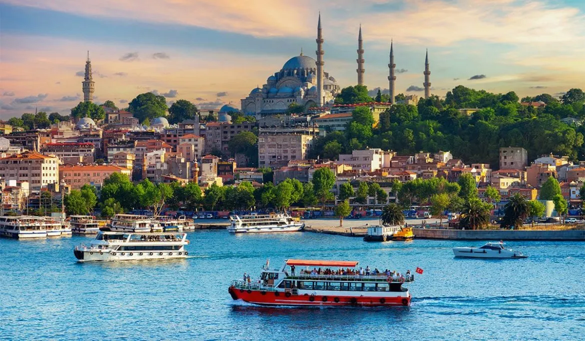 تركيا عم تأكد إنها أمان للسياح رغم تراجع بسيط بعد حرب إيران