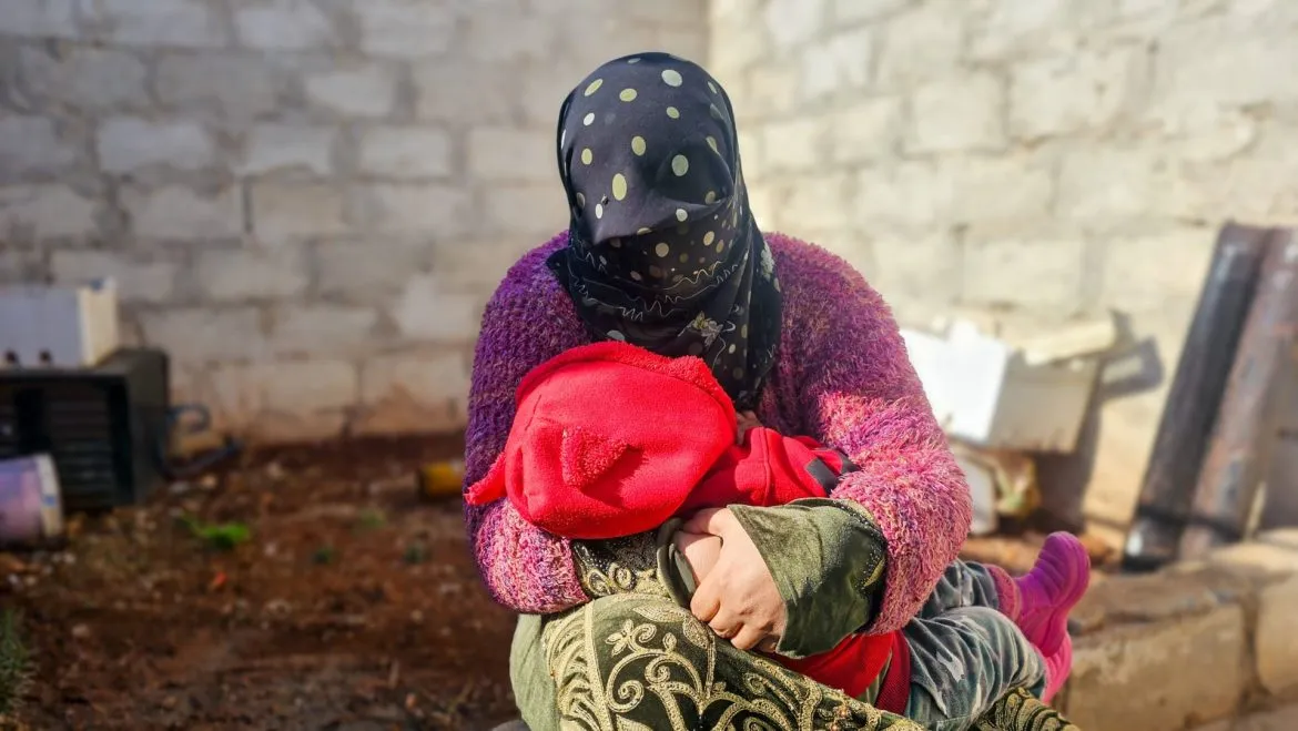 بسوريا، النسوان والولاد عم يتحملوا العبء لما الدعم بينقطع