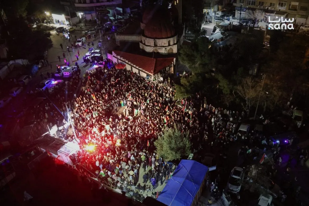 حي بدمشق احتفل بعيد نوروز الكردي.. وسانا ورجت الصور