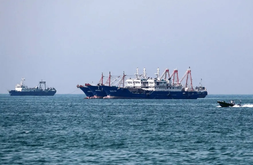 ترمب بيقول المعركة خلصت وخامنئي بيصرح: ضربنا أعدائنا ضربة قاضية