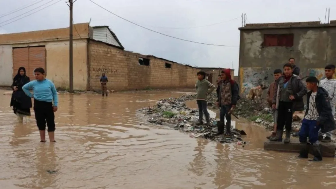 ميّة الشتا عم تغرق حي جمعاية بالقامشلي مرة تانية