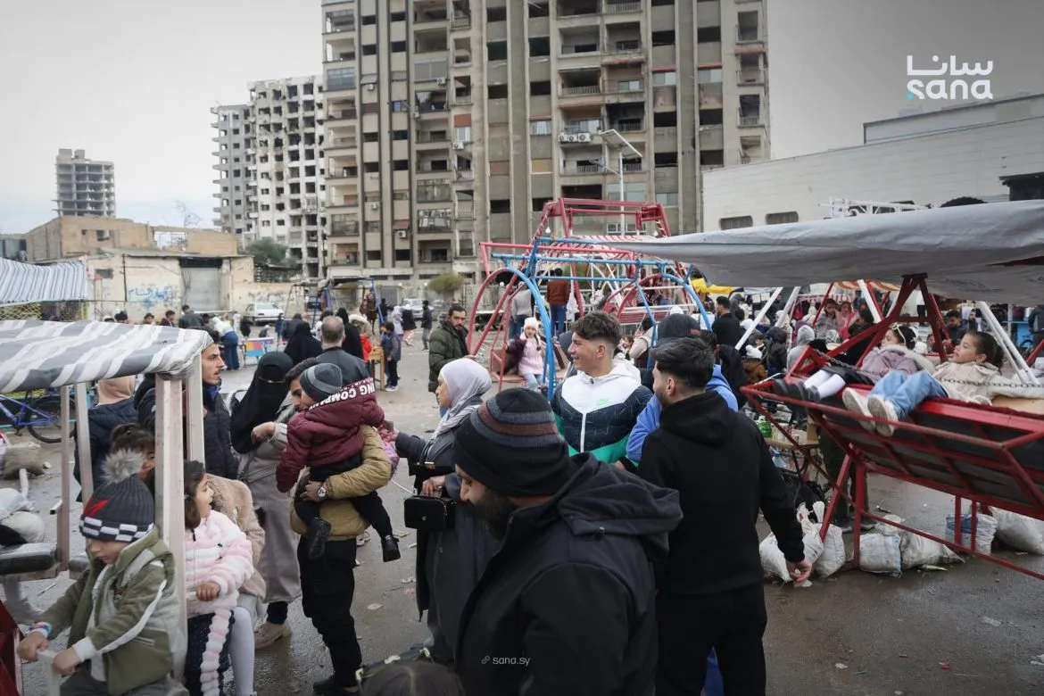 أهالي القابون بدمشق عم يحيوا العيد ومتمسكين بالفرحة رغم الدمار