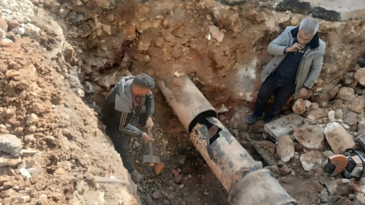 أهل حي الإذاعة بحلب عم يشتكوا من انقطاع المي المستمر