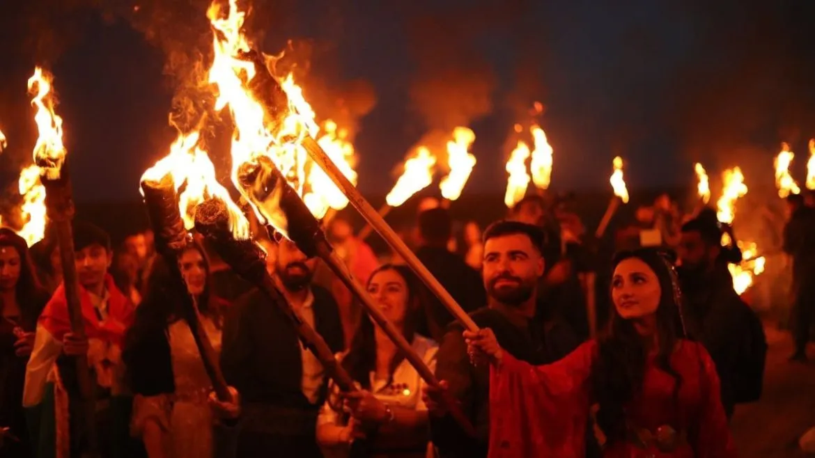 أسايش بتعتقل الشاب اللي نزل العلم بكوباني.. وفيديو بيكشف اللي صار