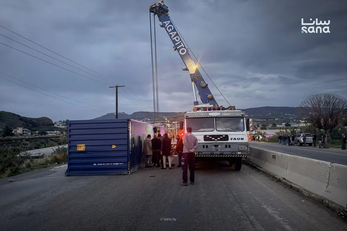 فتحوا أوتوستراد طرطوس-اللاذقية الدولي بعد حادث سير ما فيه إصابات