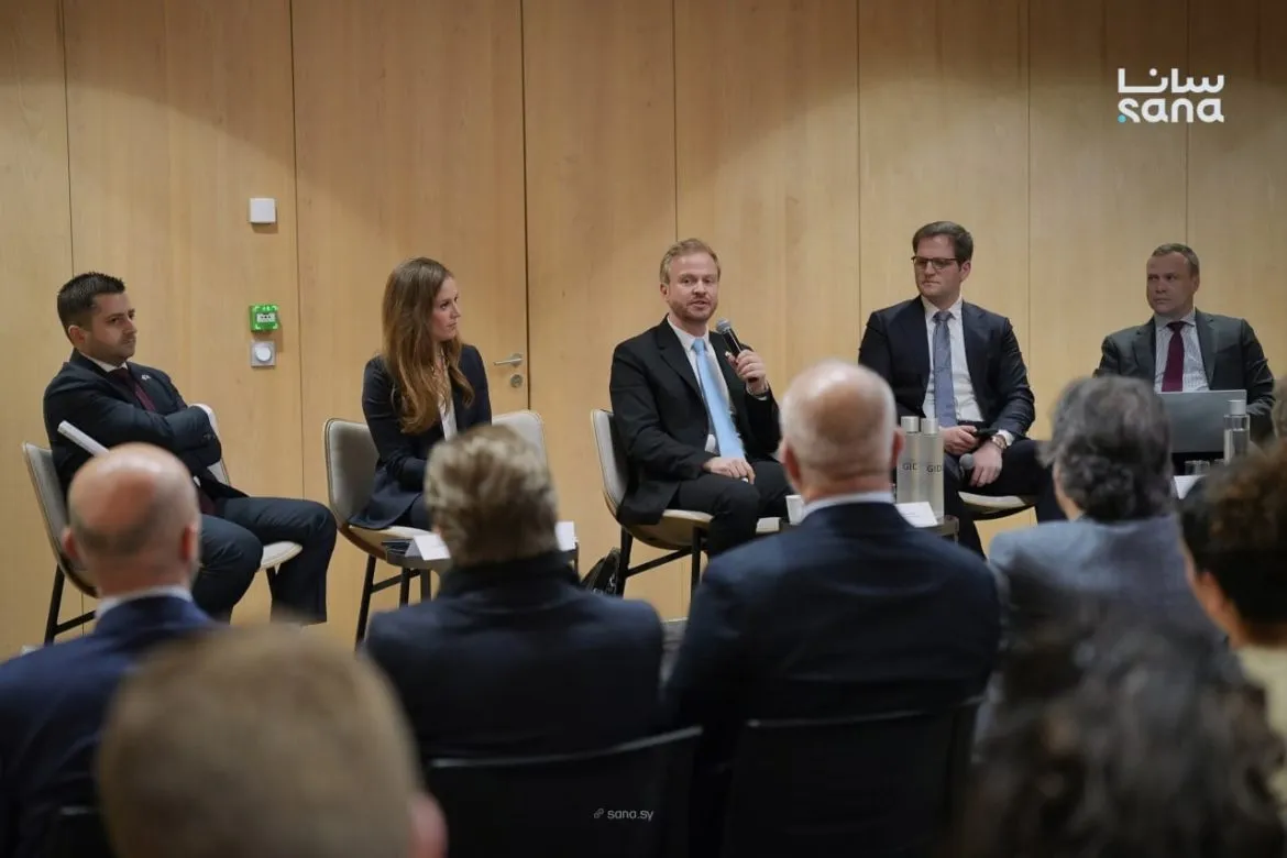 وفد من هيئة الاستثمار السورية راح على باريس مشان يحكي عن فرص الشغل بسوريا