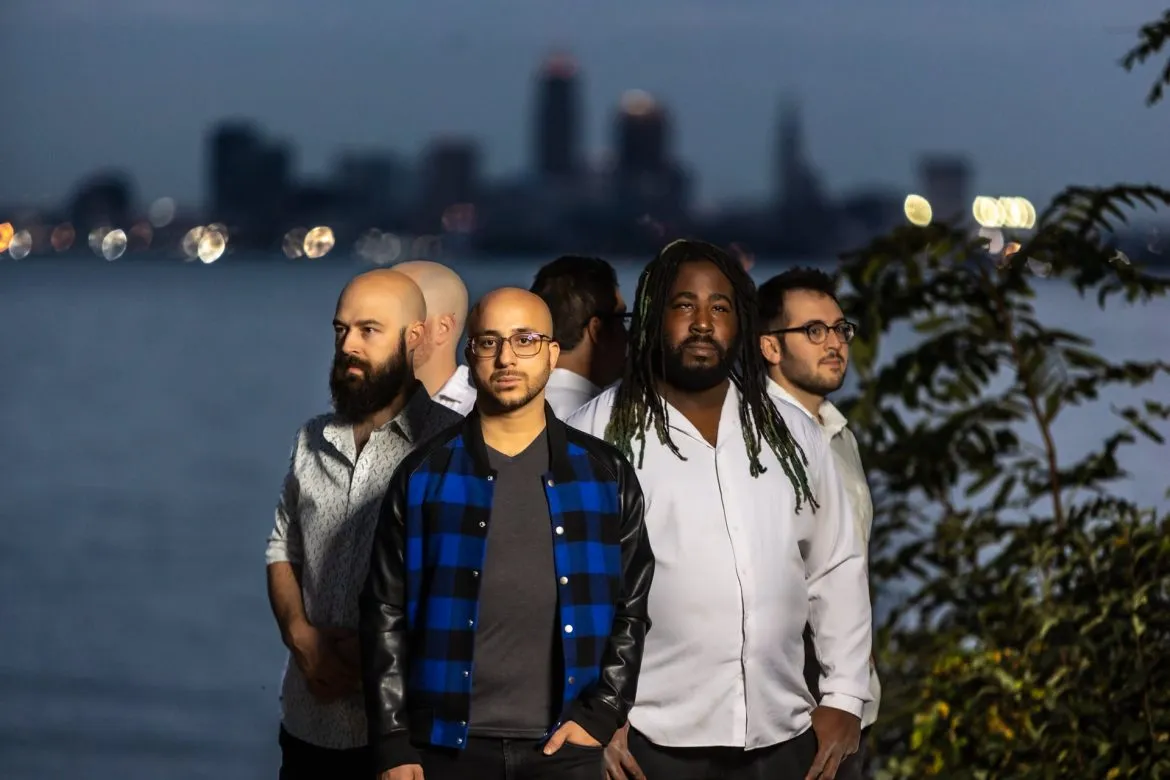 فرقة باسل والسوبرناتشورالز: فن سوري بروح أميركية عم يسحر هاواي