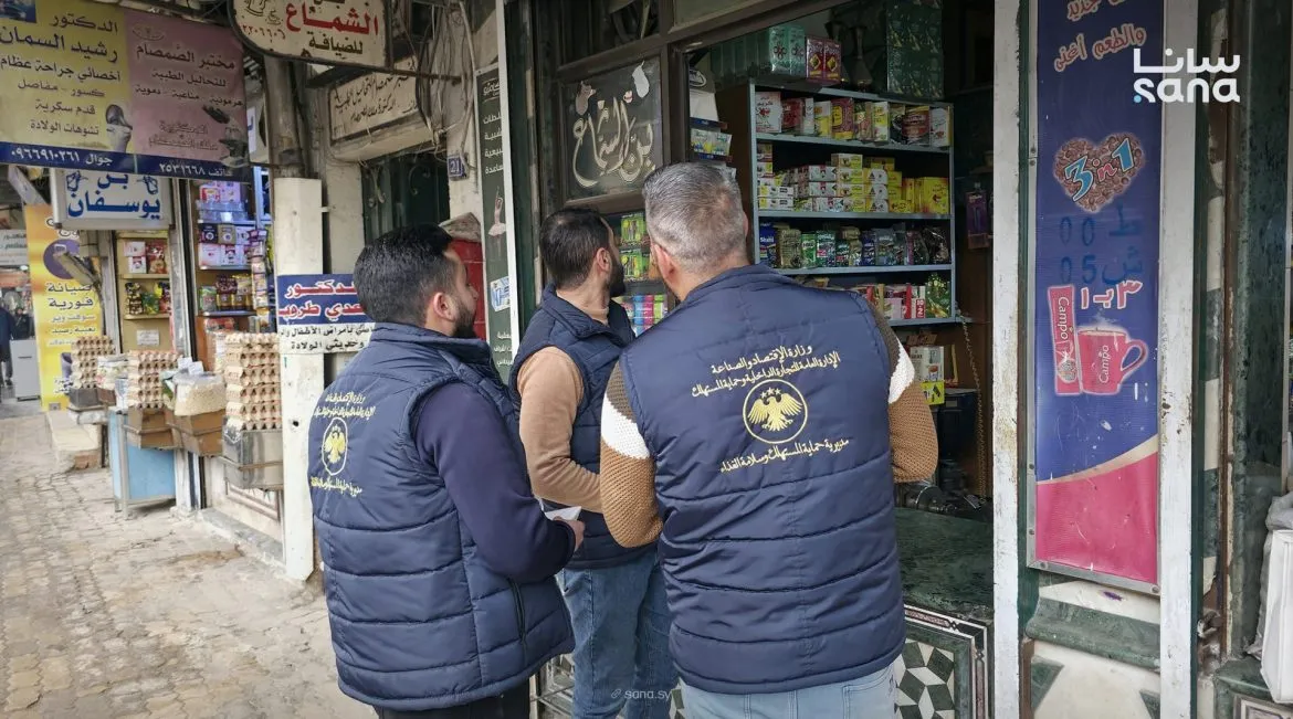 بحماة، بلشوا بنظام الكيو آر كود الجديد لرقابة المحلات وتسهيل الشكاوي