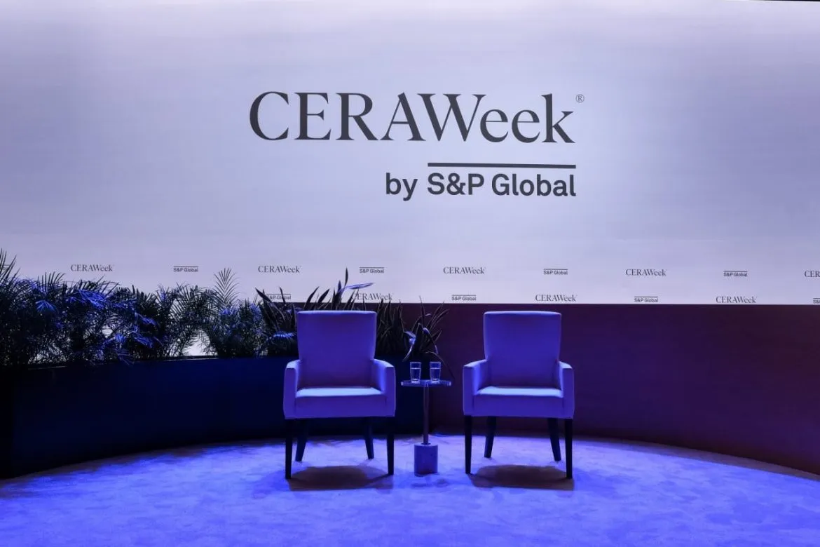 الشركة السورية للبترول عم تحكي مع شركات أمريكية لتوسع التعاون بقطاع الطاقة بمؤتمر CERAWeek