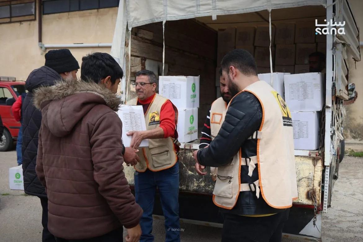 توزيع 220 سلة صحية على أسر السويداء الوافدة بإزرع بريف درعا