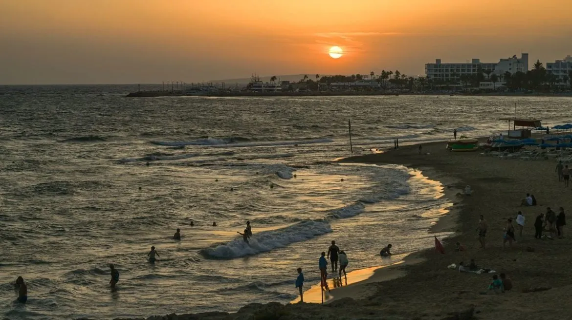 تحذيرات سفر جديدة من بريطانيا لتركيا واليونان وقبرص.. وفي مناطق ممنوع الدخول عليها