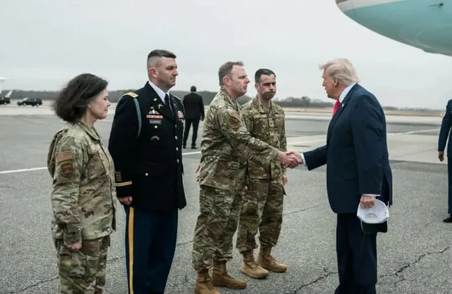 الجيش الإيراني بيحذر: فنادق الجنود الأمريكان بالمنطقة رح تكون أهداف