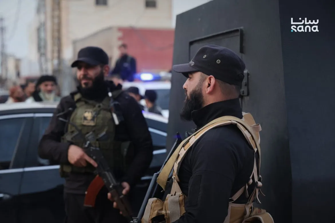 قوى الأمن بتدخل لفض مشاجرة كبيرة بالحراك بريف درعا