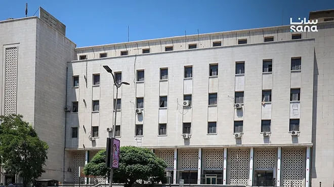 السورية للبريد بتتيح طابع تذكاري لذكرى الثورة السورية للمواطنين