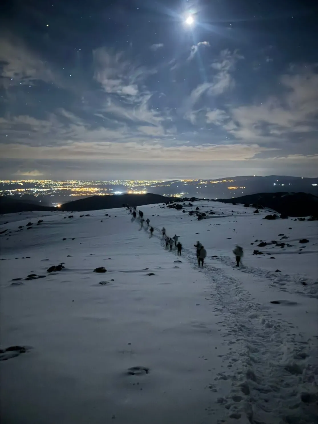 وحدة ألبينست بالجيش الإسرائيلي بتعبر من حرمون السوري عجنوب لبنان