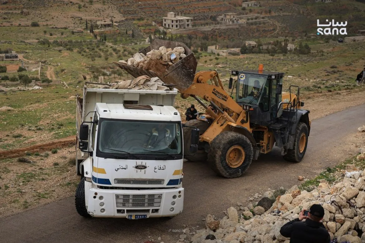 حملة كبيرة لإزالة 15 ألف متر مكعب أنقاض بوادي بردى بريف دمشق