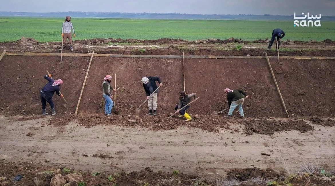 هيئة تطوير الغاب عم تكمّل صيانة قناة "ج 2" لتحسين ري سهل الغاب