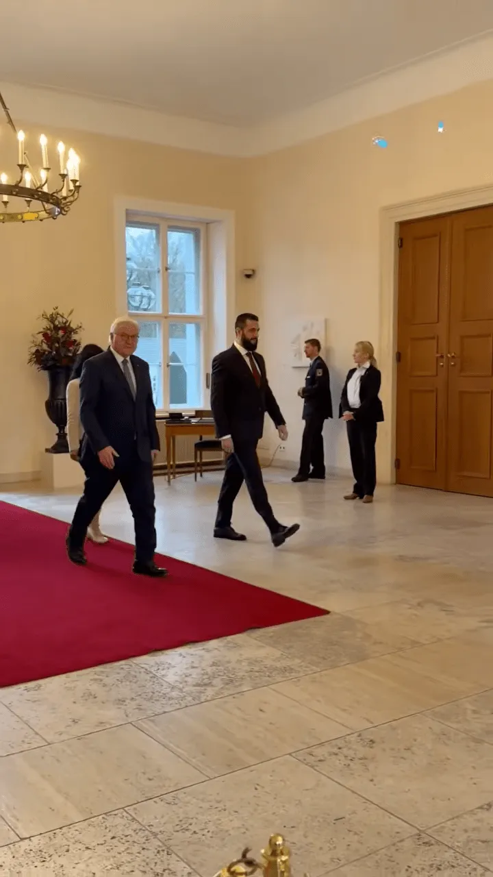 الرئيس أحمد الشعرا وصل قصر الرئاسة الألماني ببرلين