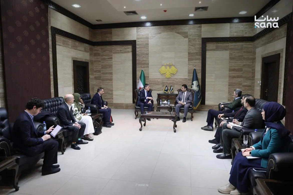 وزير الصحة بسوريا عم يناقش التعاون مع لجنة الإنقاذ الدولية