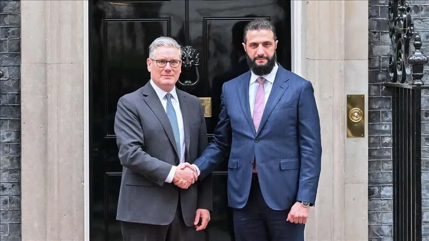 رئيس وزراء بريطانيا والرئيس السوري بيحكوا عن فتح مضيق هرمز