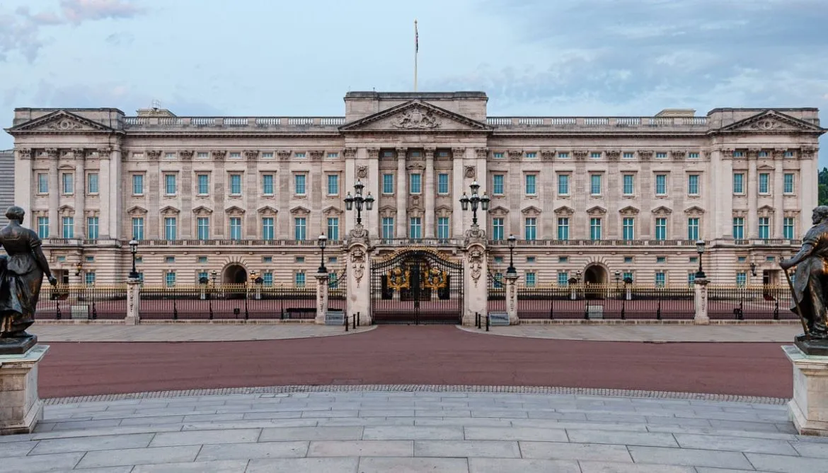 الملك تشارلز ورئيس سوريا أحمد الشرع بيجتمعوا بقصر باكنغهام ليحلوا صراع الشرق الأوسط