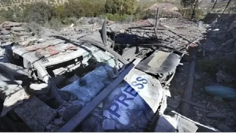 الجيش الإسرائيلي استهدف صحفيين بالقنيطرة وهنن عم يغطوا إسقاط مسيّرة إيرانية