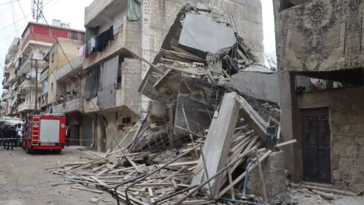 بحلب: مرة انصابت بانهيار بناية تحت الإنشاء