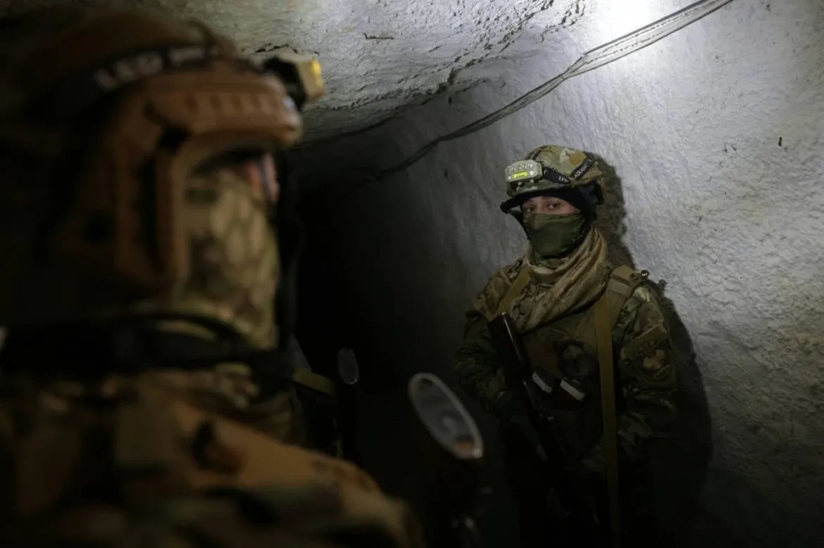 الجيش السوري عم يفتش أنفاق لحزب الله عالحدود اللبنانية