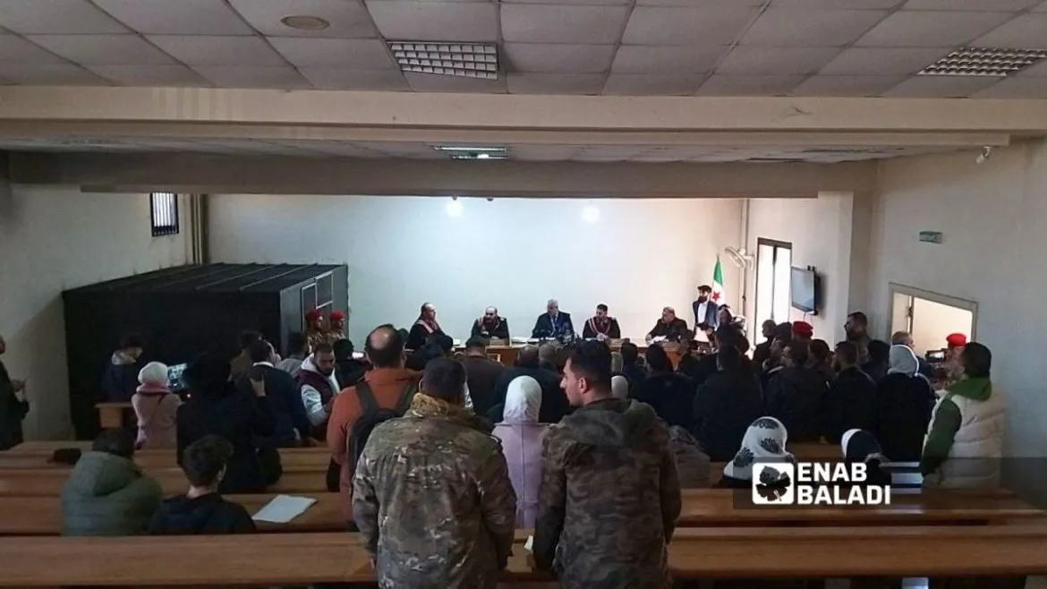 محاكمة أحداث الساحل بحلب: المتهمين بيطعنوا بالأدلة والقاضي بيأجل الحكم
