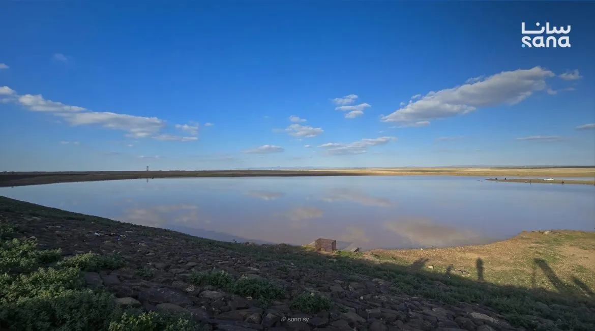 سد السماقيات بدرعا رجعت عبايتو وعم ينعش الزراعة والسياحة بعد سنين جفاف