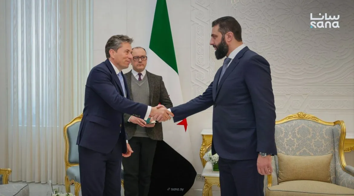 الرئيس أحمد الشرعة بيجتمع مع مسؤول الأمم المتحدة للشؤون الإنسانية بدمشق