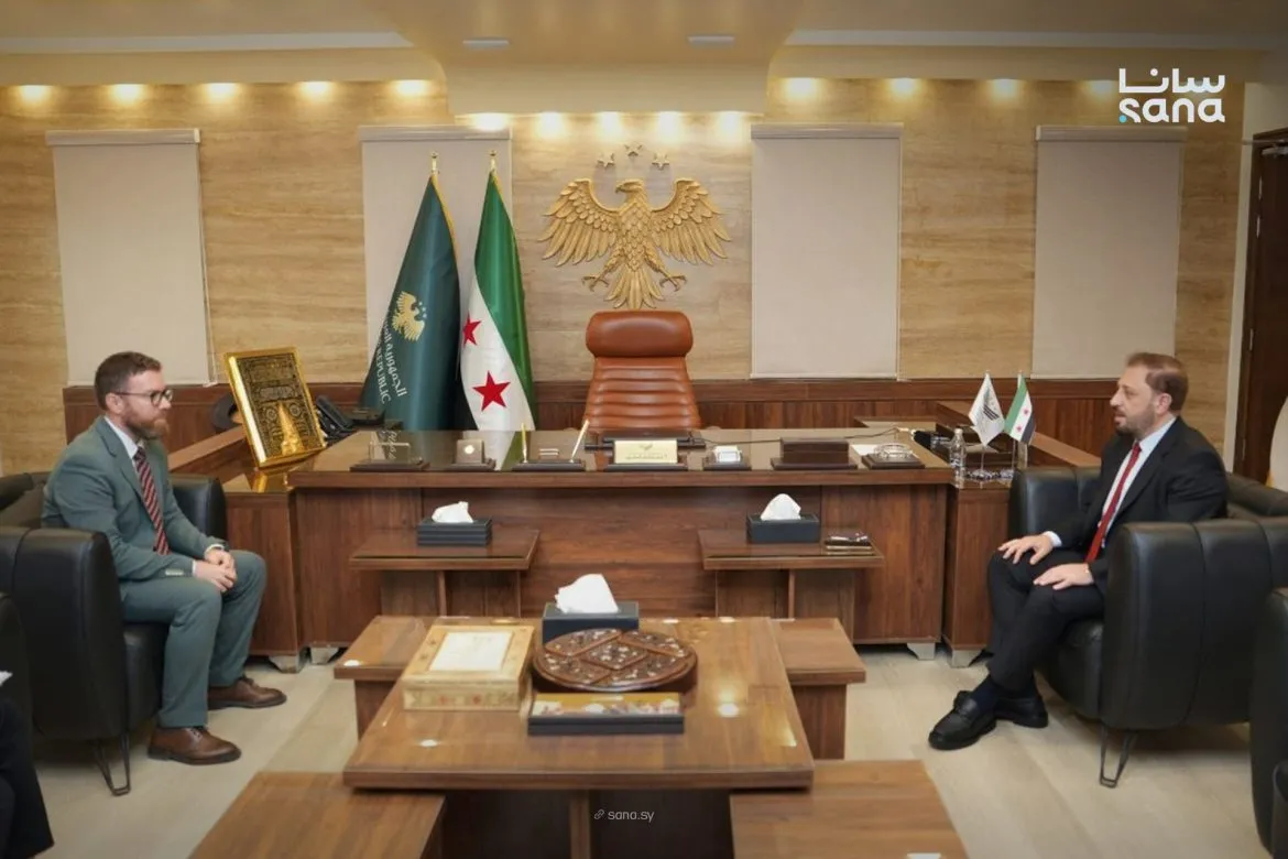 مسؤولين سوريين ومجريين عم يحكوا عن تعزيز التعاون بالطيران المدني